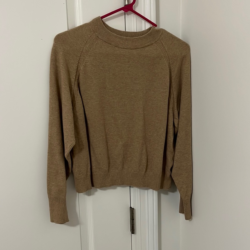 Medium crew neck, A New Day